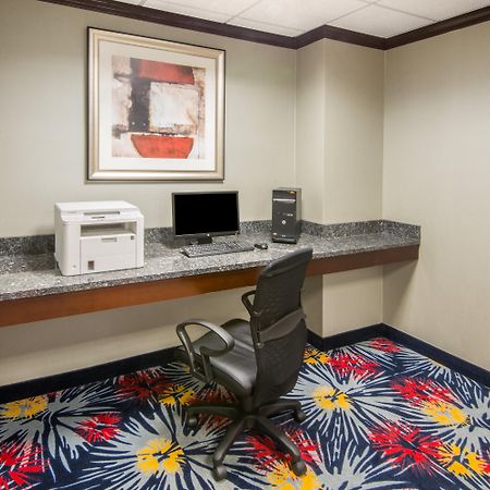 Holiday Inn Express Cleveland Airport - Brook Park By Ihg Eksteriør billede