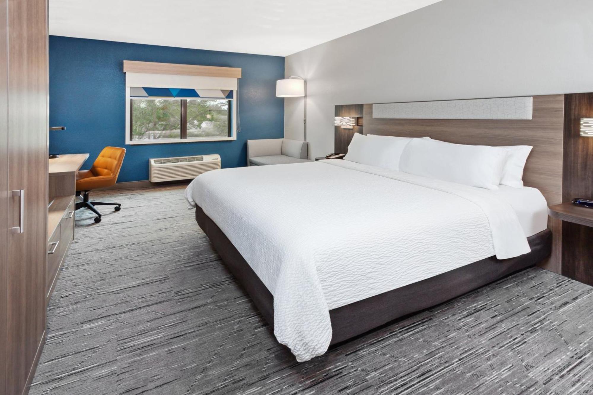 Holiday Inn Express Cleveland Airport - Brook Park By Ihg Eksteriør billede