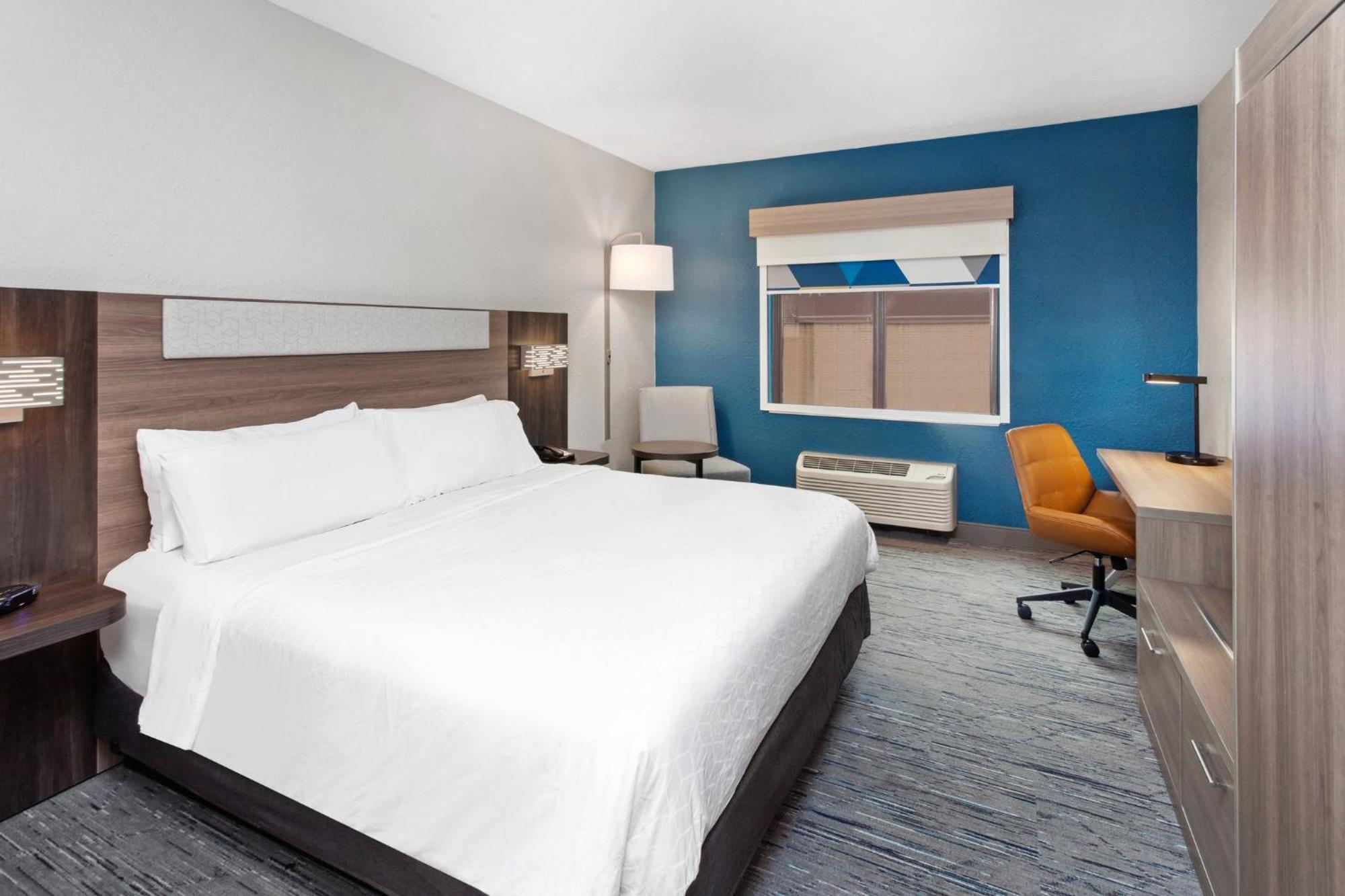 Holiday Inn Express Cleveland Airport - Brook Park By Ihg Eksteriør billede
