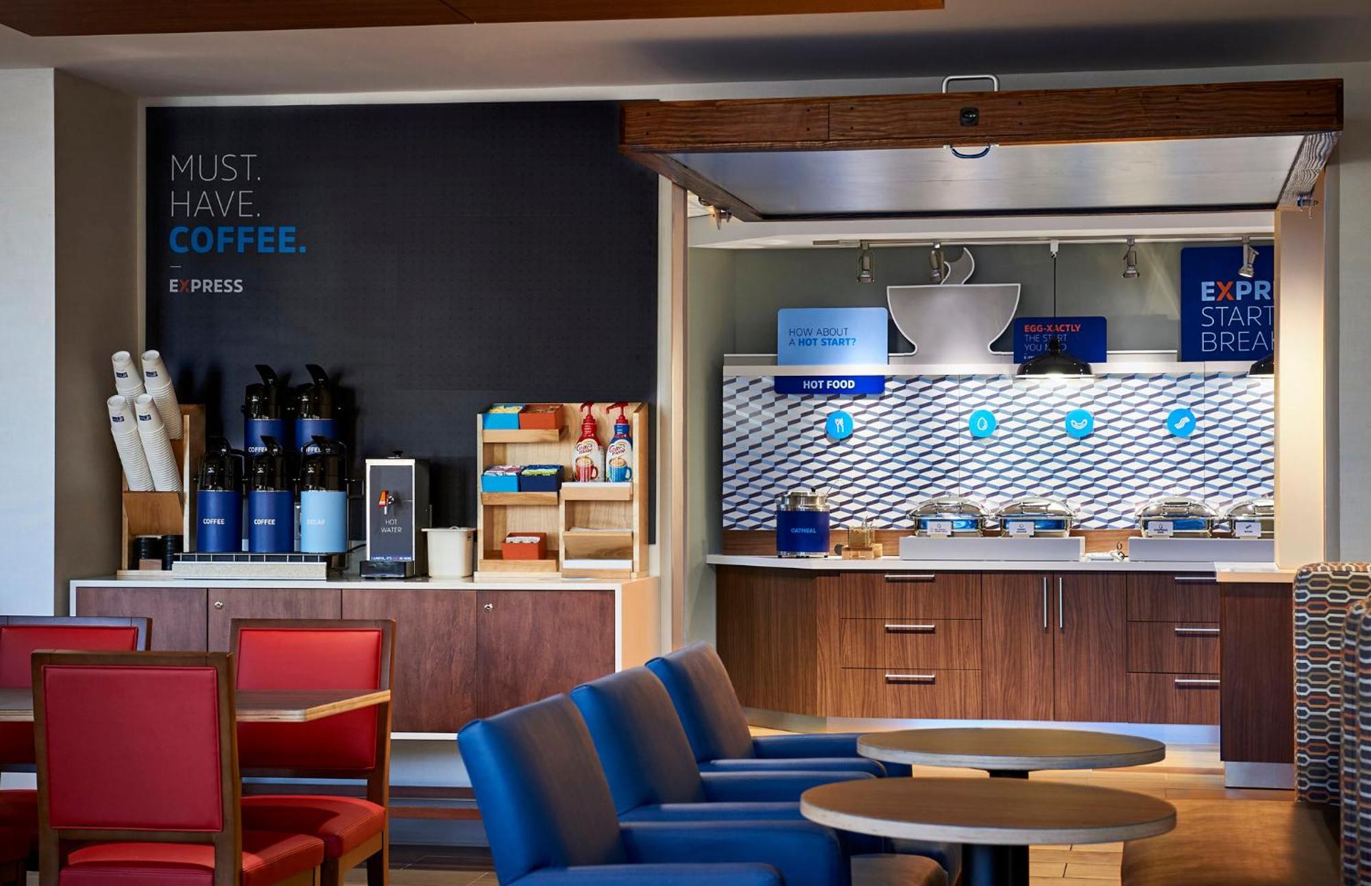 Holiday Inn Express Cleveland Airport - Brook Park By Ihg Eksteriør billede