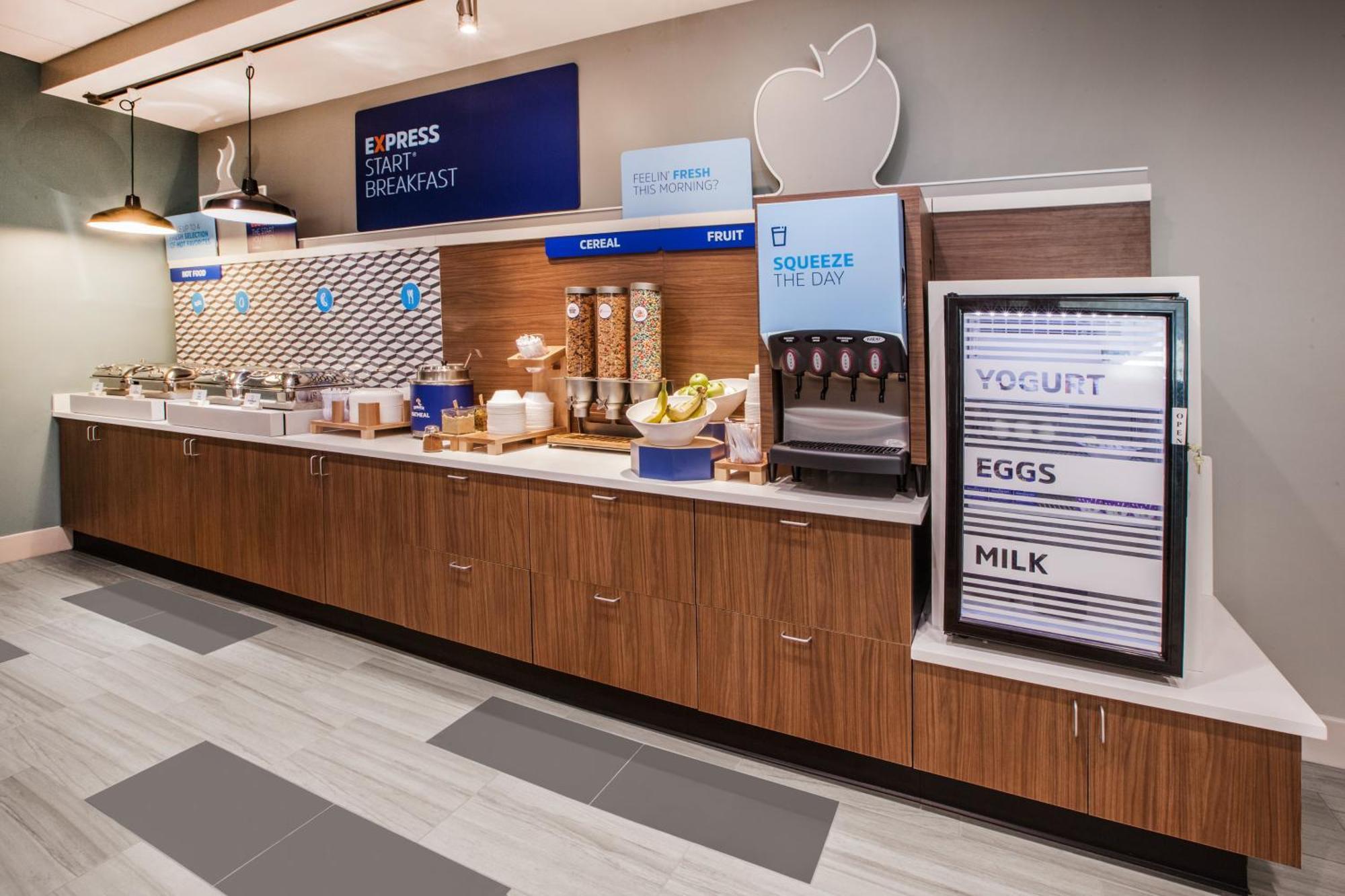 Holiday Inn Express Cleveland Airport - Brook Park By Ihg Eksteriør billede