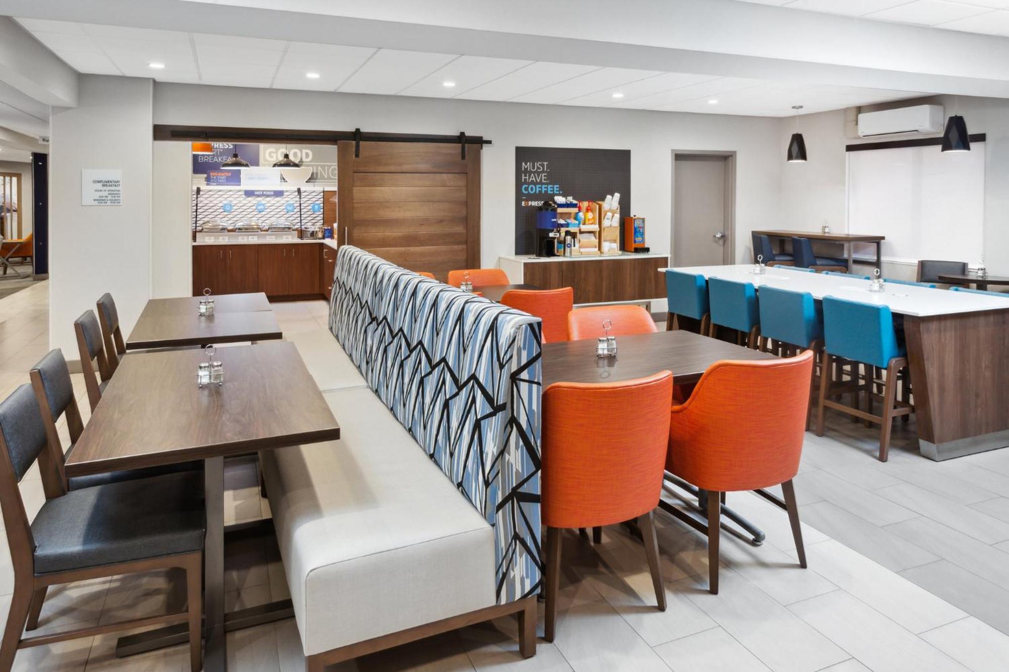 Holiday Inn Express Cleveland Airport - Brook Park By Ihg Eksteriør billede