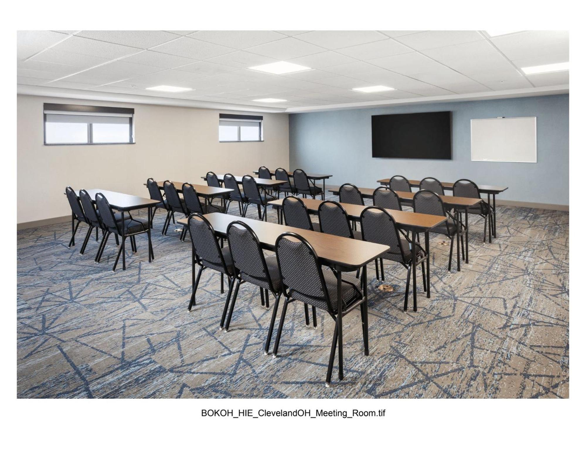 Holiday Inn Express Cleveland Airport - Brook Park By Ihg Eksteriør billede