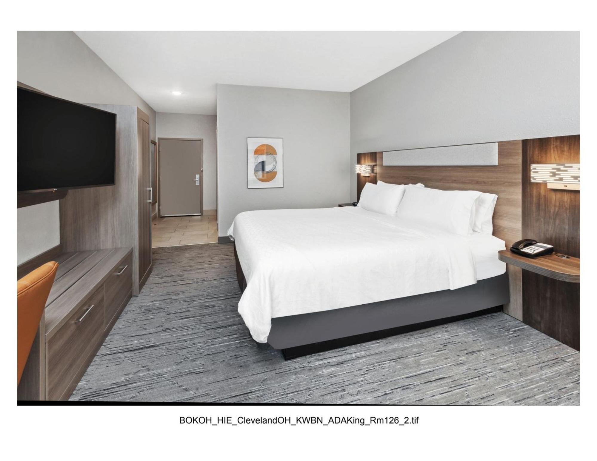 Holiday Inn Express Cleveland Airport - Brook Park By Ihg Eksteriør billede