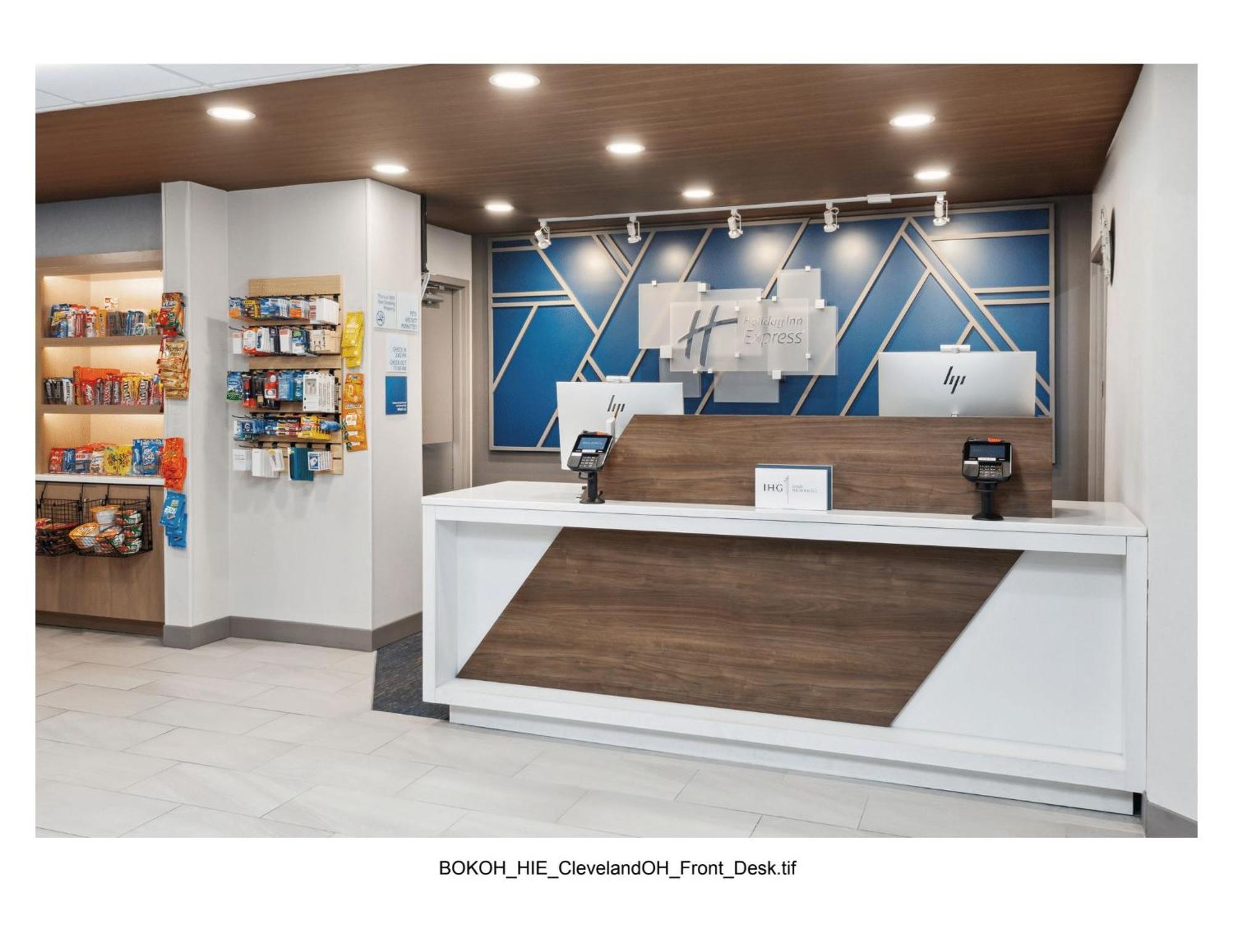Holiday Inn Express Cleveland Airport - Brook Park By Ihg Eksteriør billede