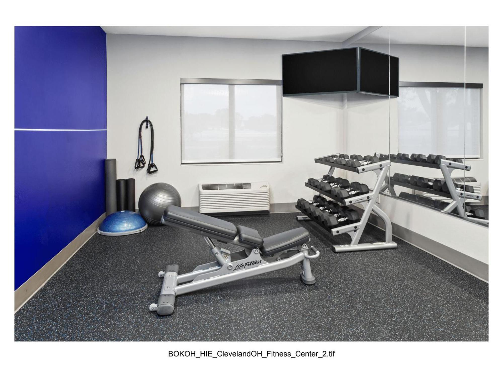 Holiday Inn Express Cleveland Airport - Brook Park By Ihg Eksteriør billede