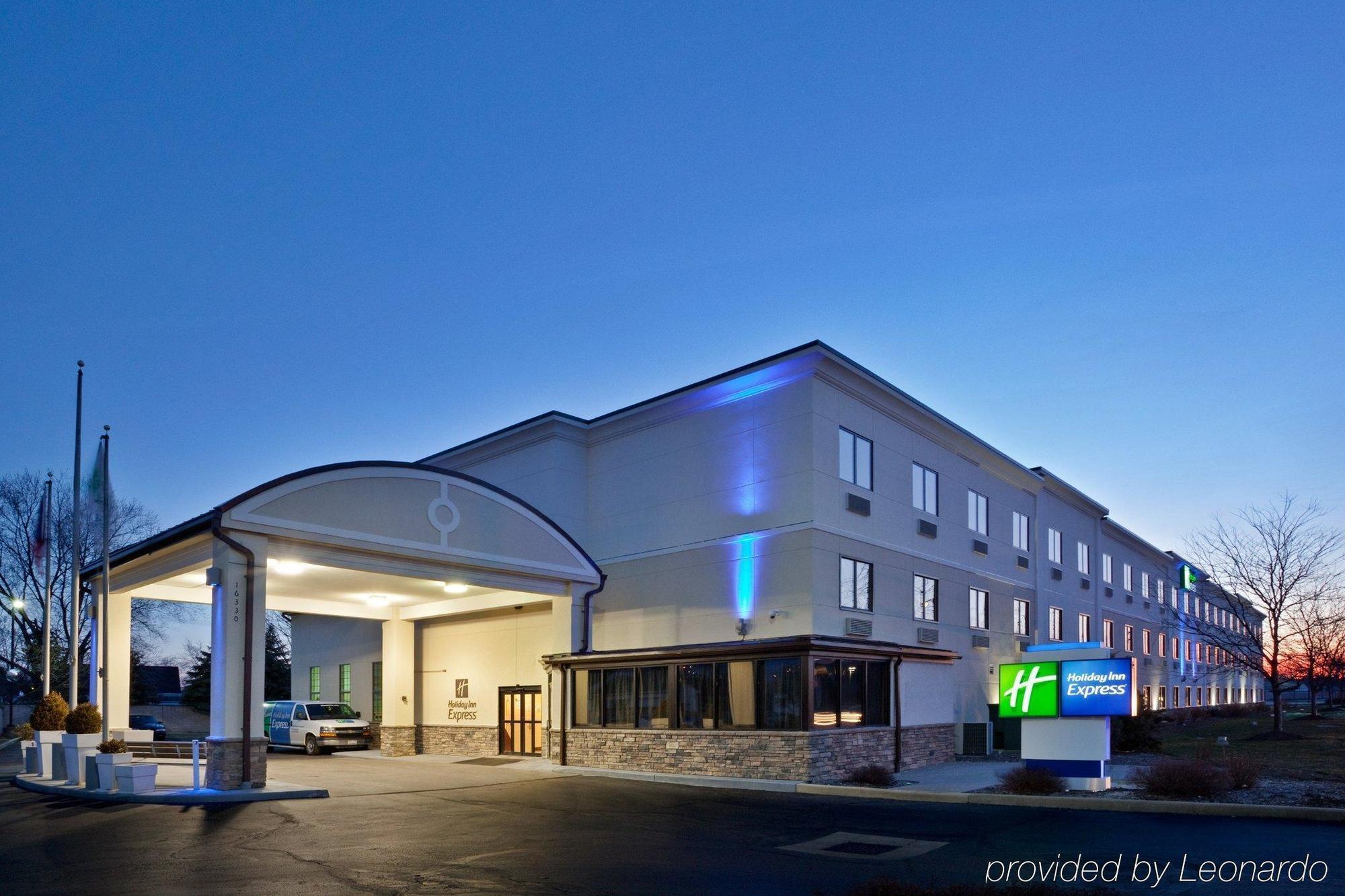 Holiday Inn Express Cleveland Airport - Brook Park By Ihg Eksteriør billede