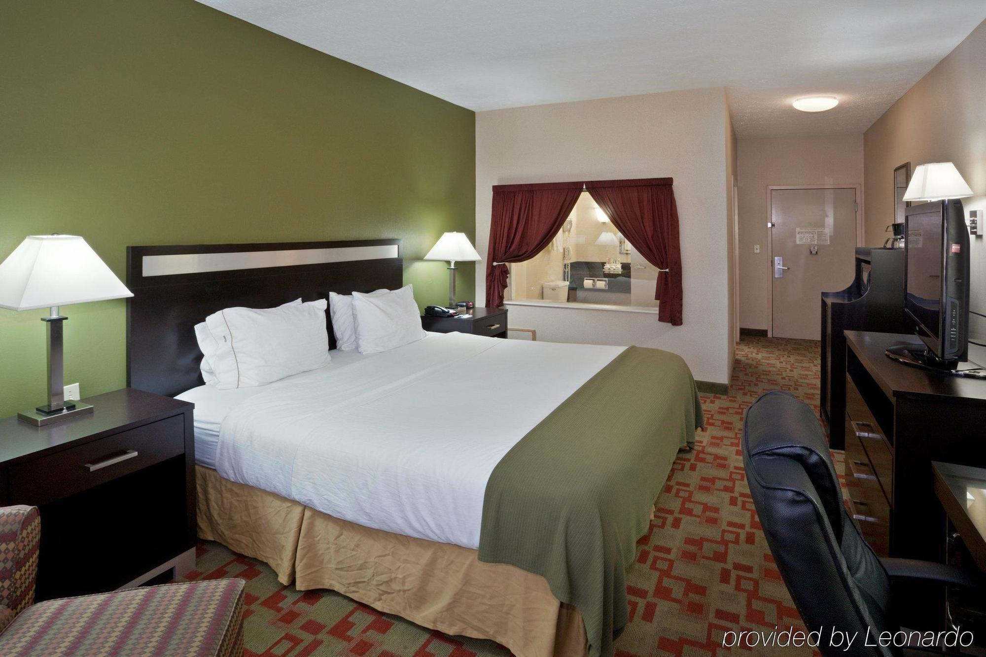Holiday Inn Express Cleveland Airport - Brook Park By Ihg Værelse billede